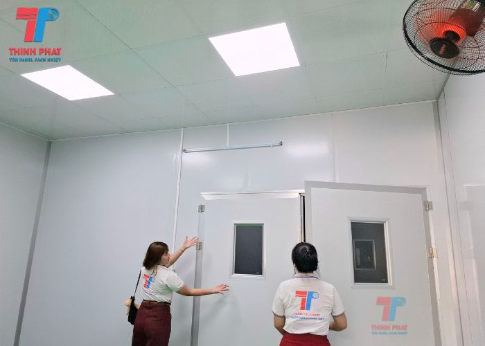cua-panel-2-canh-3 cửa panel 2 cánh 4