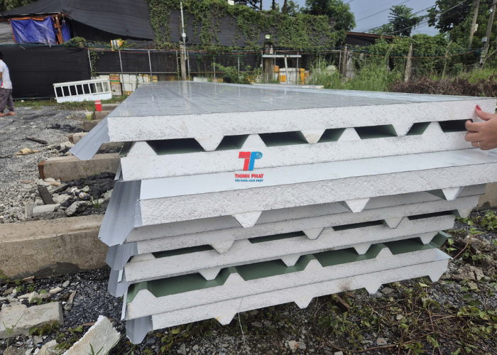 tam-cach-nhiet-mai-ton-4 tấm cách nhiệt mái tôn
