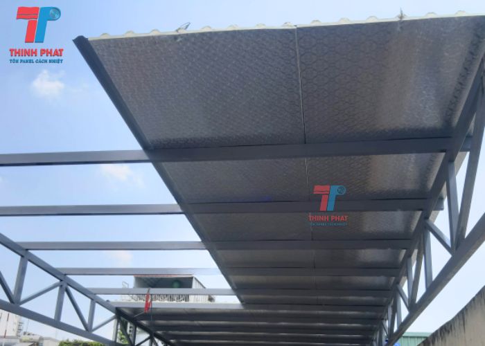 ton-cach-nhiet-pu-5 tôn cách nhiệt pu 7