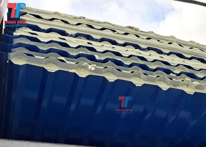 ton-cach-nhiet-pu-9 tôn cách nhiệt pu 9