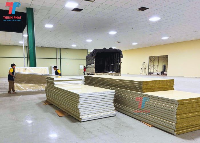 ton-panel-loi-xop-5 tôn panel lõi xốp 6