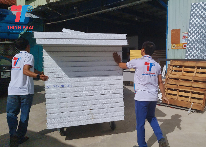 tran-panel-la-phong-3