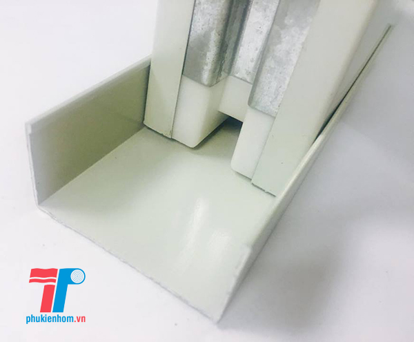 u-nhom-thi-cong-panel