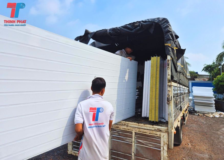 vach-ton-xop-2-mat-11 vách tôn xốp 2 mặt 12