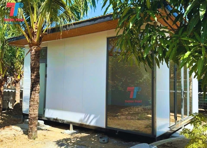 vach-ton-xop-2-mat-2 vách tôn xốp 2 mặt 3