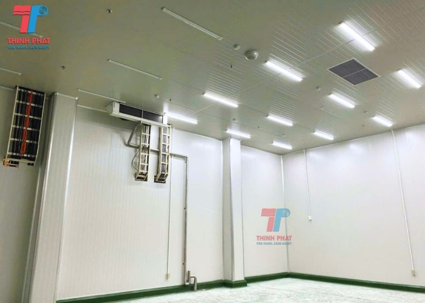 vach-ton-xop-2-mat-4 vách tôn xốp 2 mặt 5
