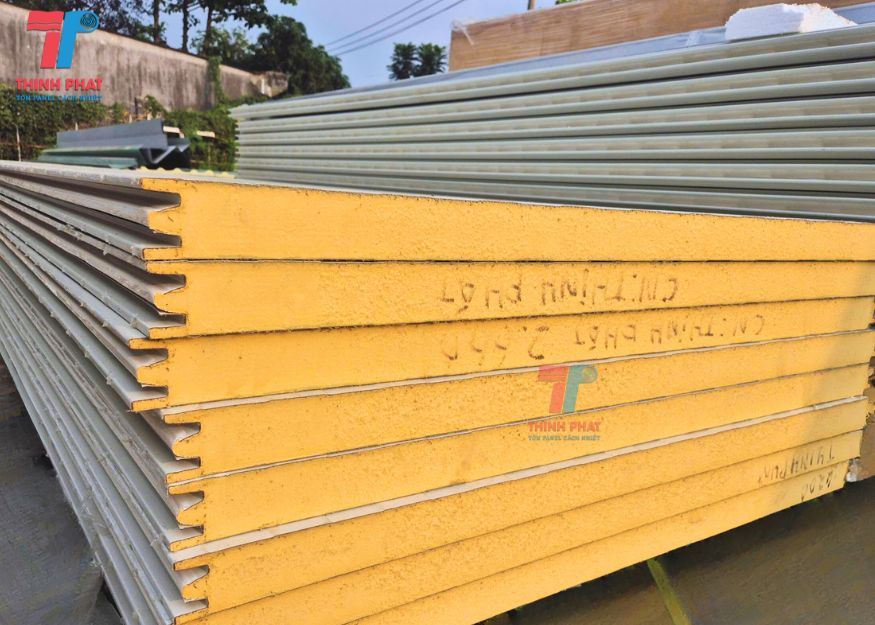 vach-ton-xop-2-mat-9 vách tôn xốp 2 mặt 10